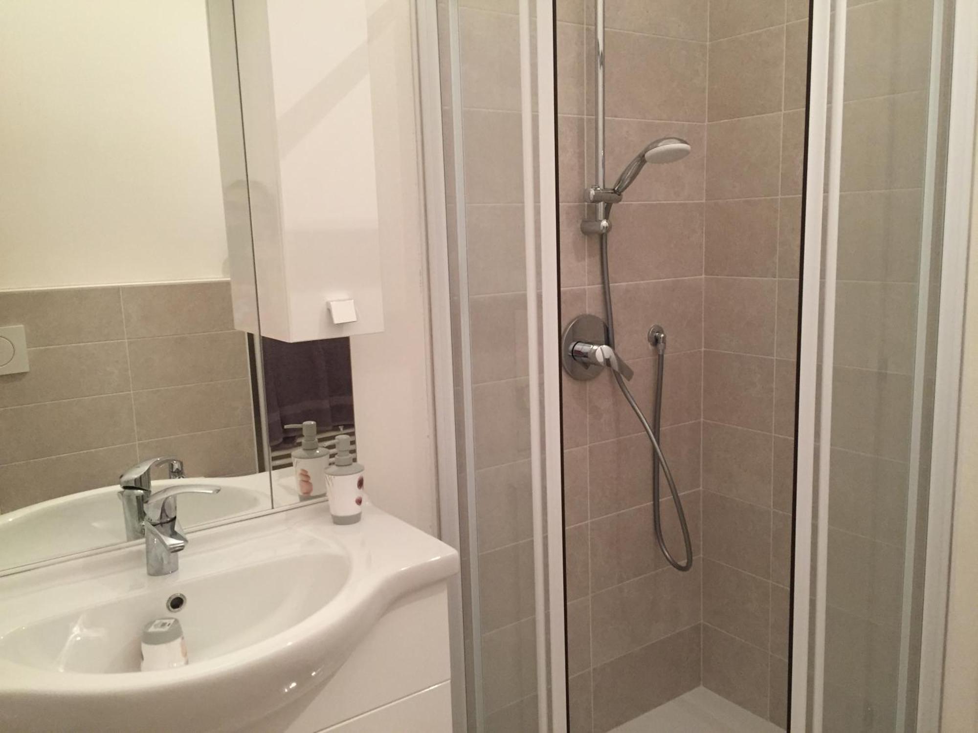 Il Cortile Como Single & Double Room In Apartment No Hotel Exterior foto